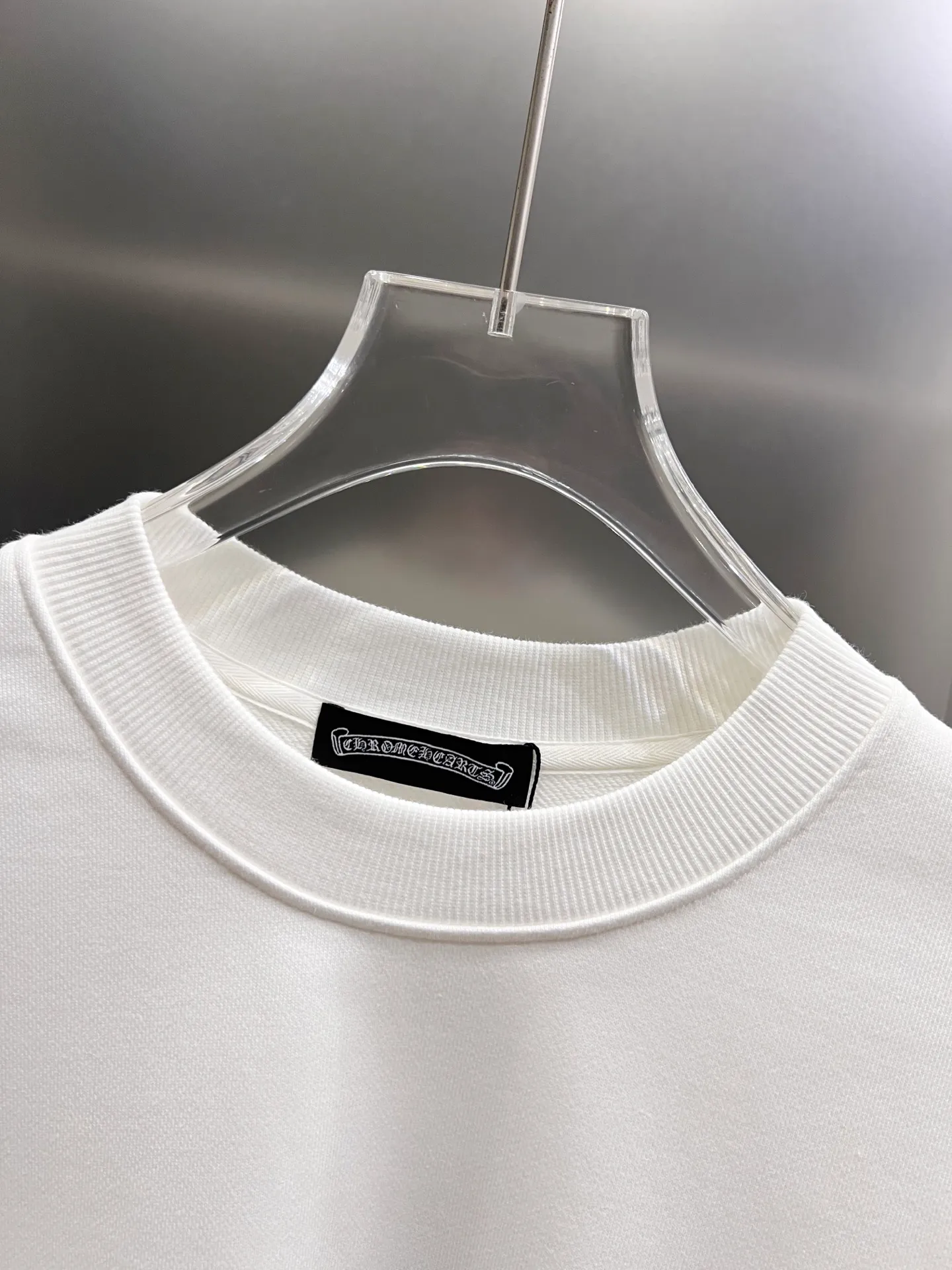 🅿️280 CH Crowe 2025 Autumn and Winter New Style Round Neck Long Sleeve Sweater Cross Patch Leather + Customized Hardware Metal Horseshoe Sanskrit Text The real thing is great🔥Same style for men and women, loose version Size S M L XL XXL Five sizes Black White